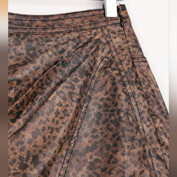 NWT Free People Printed Fake Out Brown Leopard Print Faux Wrap Mini Skirt - Picture 8 of 13